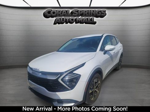 Certified 2024 Kia Sportage EX FWD image 4