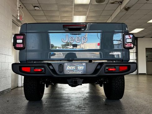 Certified 2025 Jeep Gladiator Mojave w/ Convenience Group AWD/4WD image 6