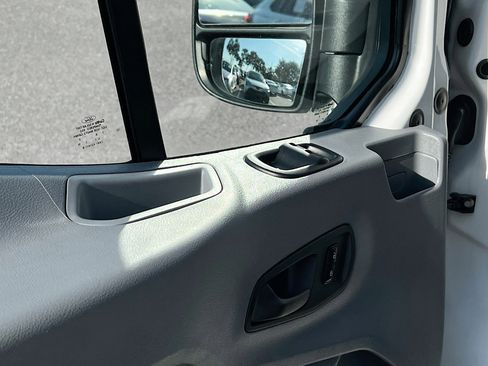 Used 2018 Ford Transit 150 XLT image 17