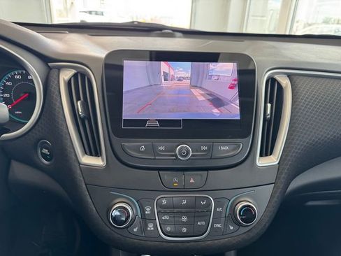 Used 2025 Chevrolet Malibu LT image 28