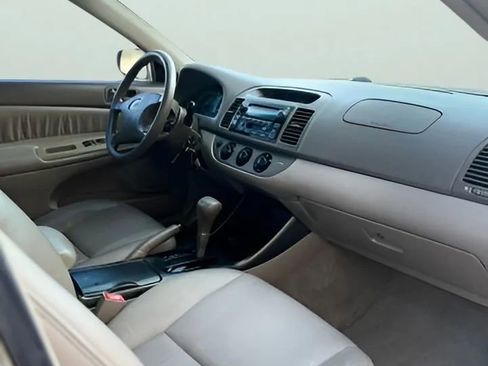 Used 2002 Toyota Camry XLE image 21