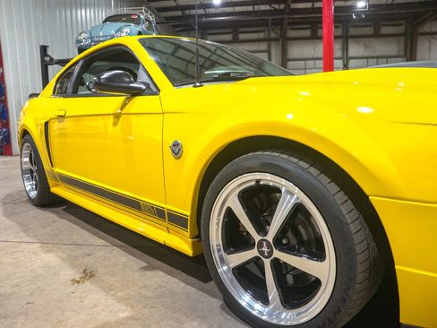 Used 2004 Ford Mustang Mach 1 RWD image 26