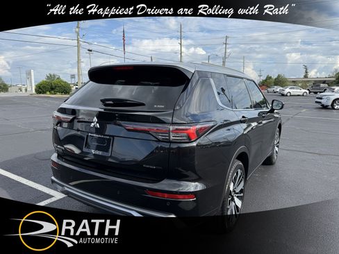 New 2025 Mitsubishi Outlander AWD image 9