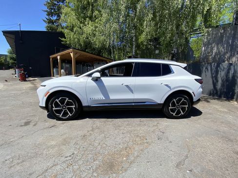 Used 2024 Chevrolet Equinox EV LT AWD/4WD image 3