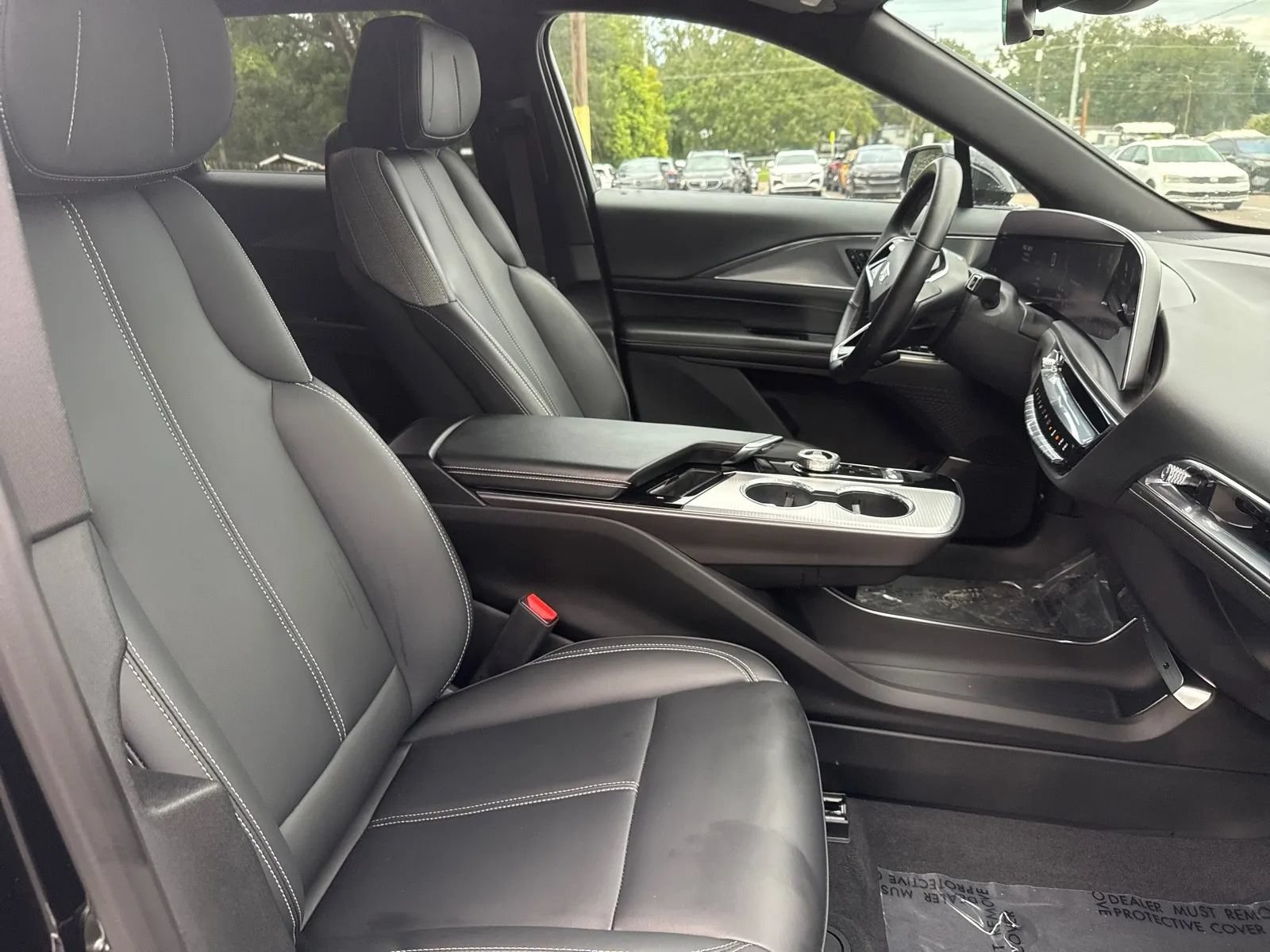 Used 2024 Cadillac Lyriq Tech RWD image 14