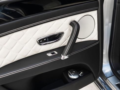 Used 2017 Bentley Flying Spur S V8 AWD/4WD image 38