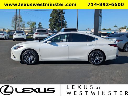Used 2024 Lexus ES 300h w/ Premium Package image 11