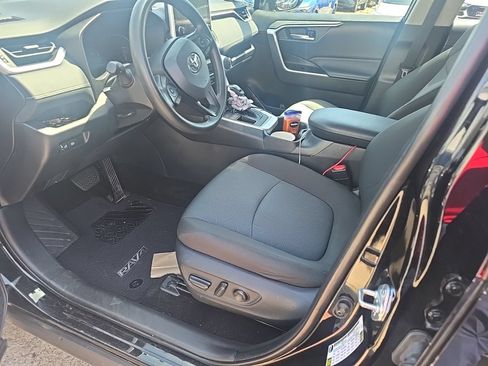 Used 2025 Toyota RAV4 XLE FWD image 11