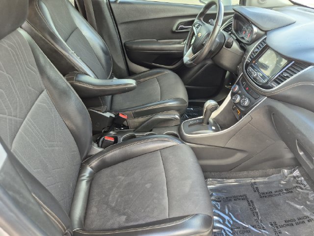 Used 2018 Chevrolet Trax LT w/ LT Convenience Package FWD image 22