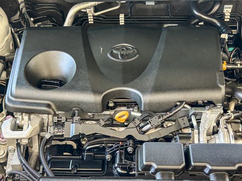 Used 2021 Toyota RAV4 XLE w/ Carpet Mat Package (TMS) FWD image 27