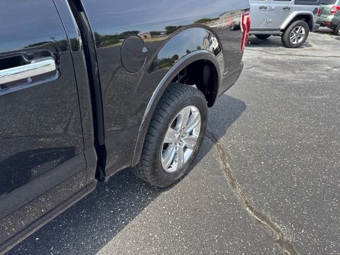 Used 2017 Ford F150 Platinum w/ Equipment Group 701A Luxury AWD/4WD image 11