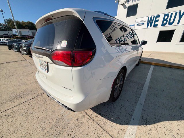 Used 2017 Chrysler Pacifica Limited FWD image 20