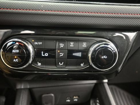 Used 2025 Chevrolet TrailBlazer RS w/ Convenience Package AWD/4WD image 31