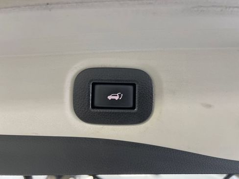Used 2019 Nissan Rogue SV w/ Premium Package AWD/4WD image 14
