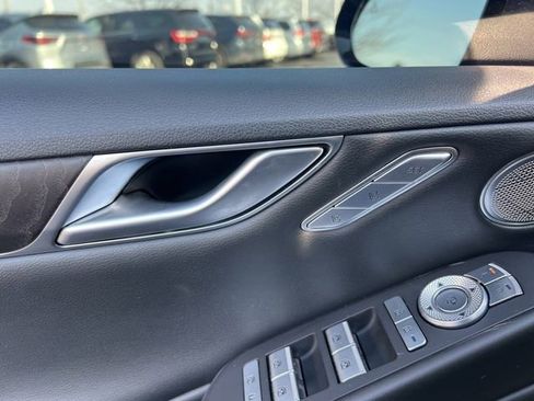 Used 2023 Genesis G80 image 30