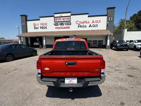 Used 2017 Toyota Tacoma SR5 w/ Tow Package RWD image 6