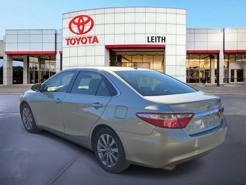 Used 2015 Toyota Camry XLE image 7