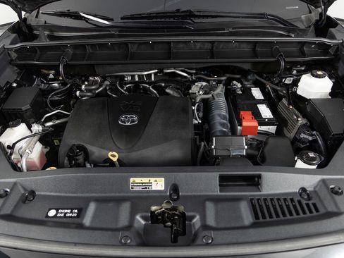 Used 2022 Toyota Highlander XLE image 42