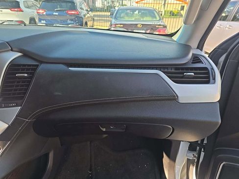 Used 2016 GMC Yukon SLT w/ Open Road Package image 18