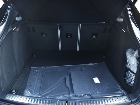 New 2026 Porsche Macan image 33