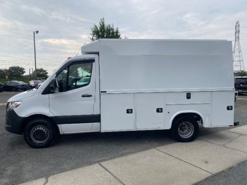 Used 2019 Mercedes-Benz Sprinter 144 image 4