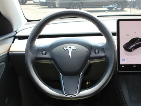 Used 2023 Tesla Model Y Long Range AWD/4WD image 19