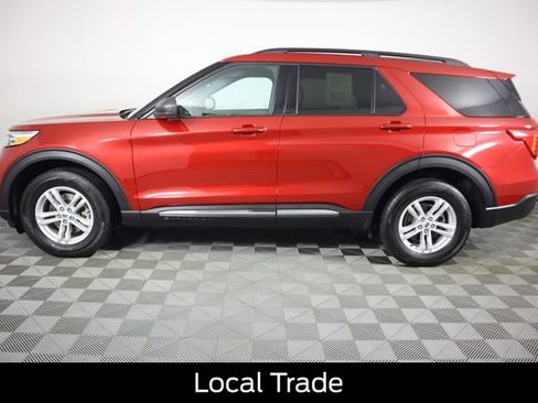 Used 2024 Ford Explorer XLT w/ Equipment Group 202A AWD/4WD image 8