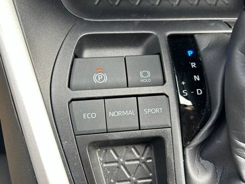 Used 2025 Toyota RAV4 LE w/ Blackout Package (GST) FWD image 17