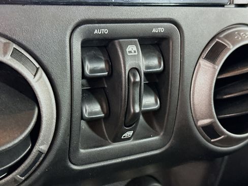 Used 2017 Jeep Wrangler Unlimited Sport w/ Quick Order Package 24S image 15