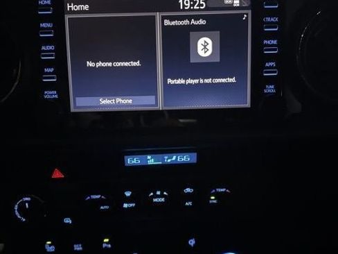 Used 2021 Toyota Tacoma TRD Off-Road w/ Technology Package image 18