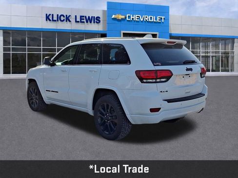 Used 2018 Jeep Grand Cherokee Altitude AWD/4WD image 5