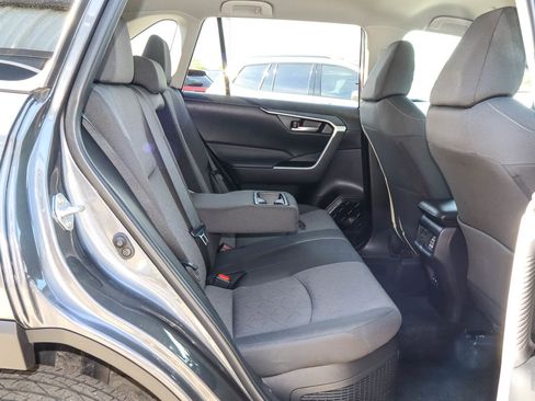 Used 2025 Toyota RAV4 XLE AWD/4WD image 21