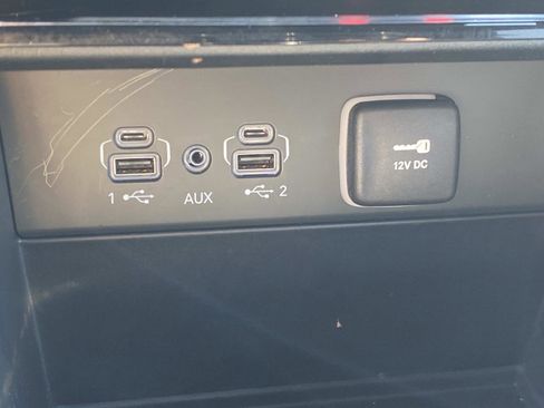 Certified 2025 Jeep Grand Cherokee Laredo X image 31