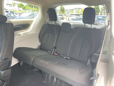 Used 2023 Chrysler Voyager LX FWD image 13