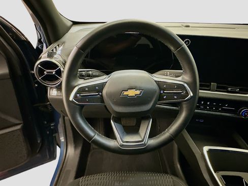 Used 2025 Chevrolet Equinox LT AWD/4WD image 18