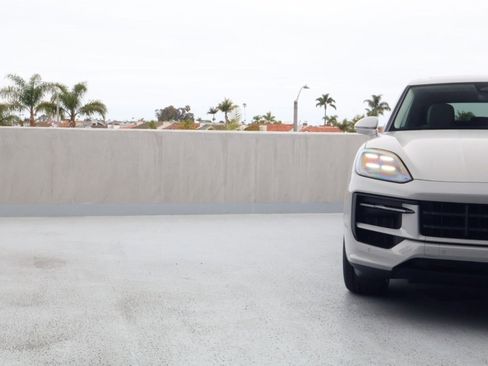 New 2026 Porsche Cayenne S AWD/4WD image 12
