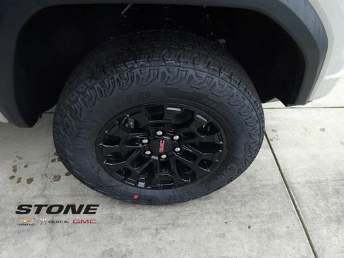 New 2026 GMC Canyon Elevation w/ Convenience Package image 11