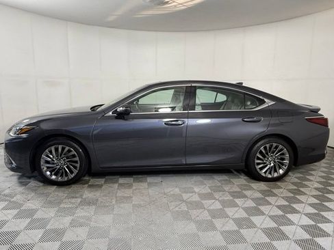 Used 2025 Lexus ES 300h w/ Technology Package FWD image 3