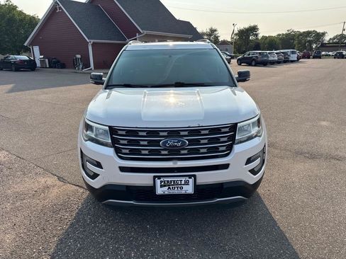 Used 2016 Ford Explorer XLT w/ Equipment Group 201A AWD/4WD image 12