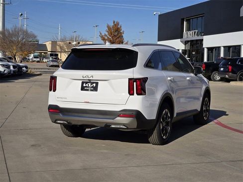 New 2026 Kia Sorento S w/ S Panoramic Sunroof Package FWD image 9