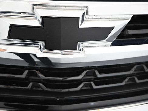 Used 2023 Chevrolet Silverado 1500 LT w/ Leather Package AWD/4WD image 31