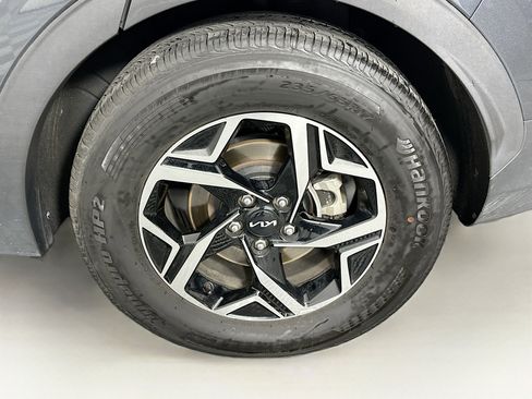 Used 2024 Kia Sportage LX image 11