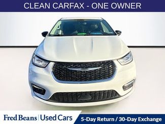 Used 2024 Chrysler Pacifica Touring-L video 2