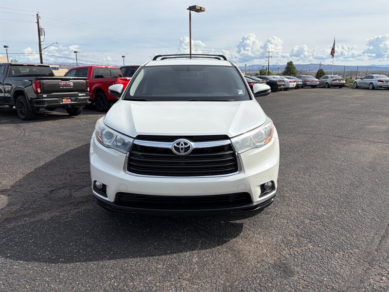 Used 2016 Toyota Highlander Plus FWD image 2
