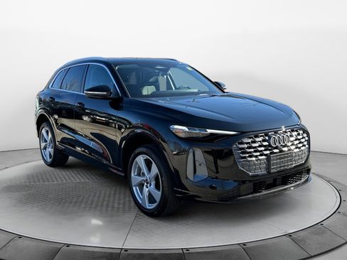 New 2025 Audi Q5 Premium Plus image 1