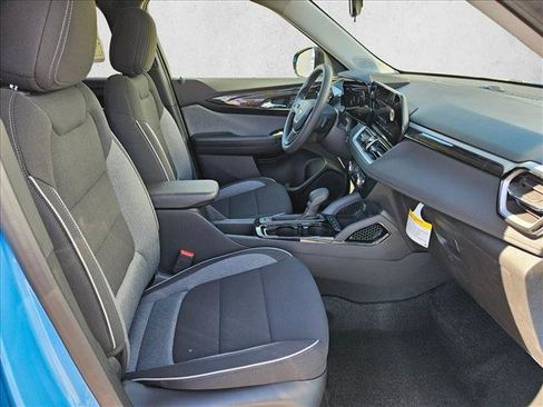 New 2026 Chevrolet TrailBlazer LT w/ Midnight Edition FWD image 17
