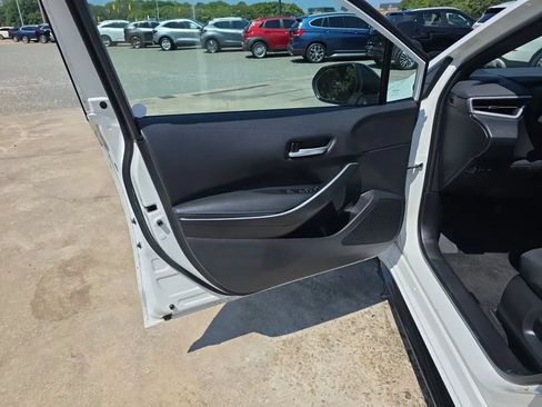 Used 2021 Toyota Corolla SE FWD image 32