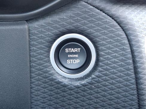 Certified 2022 Land Rover Range Rover Velar R-Dynamic S image 20