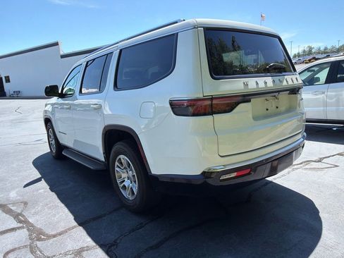 Used 2024 Jeep Wagoneer 2WD image 5