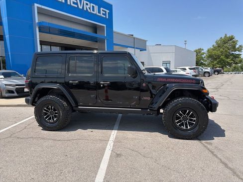 Used 2024 Jeep Wrangler Unlimited Rubicon AWD/4WD image 2